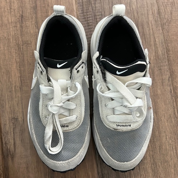 Girls Shoes - Picture 2 of 7